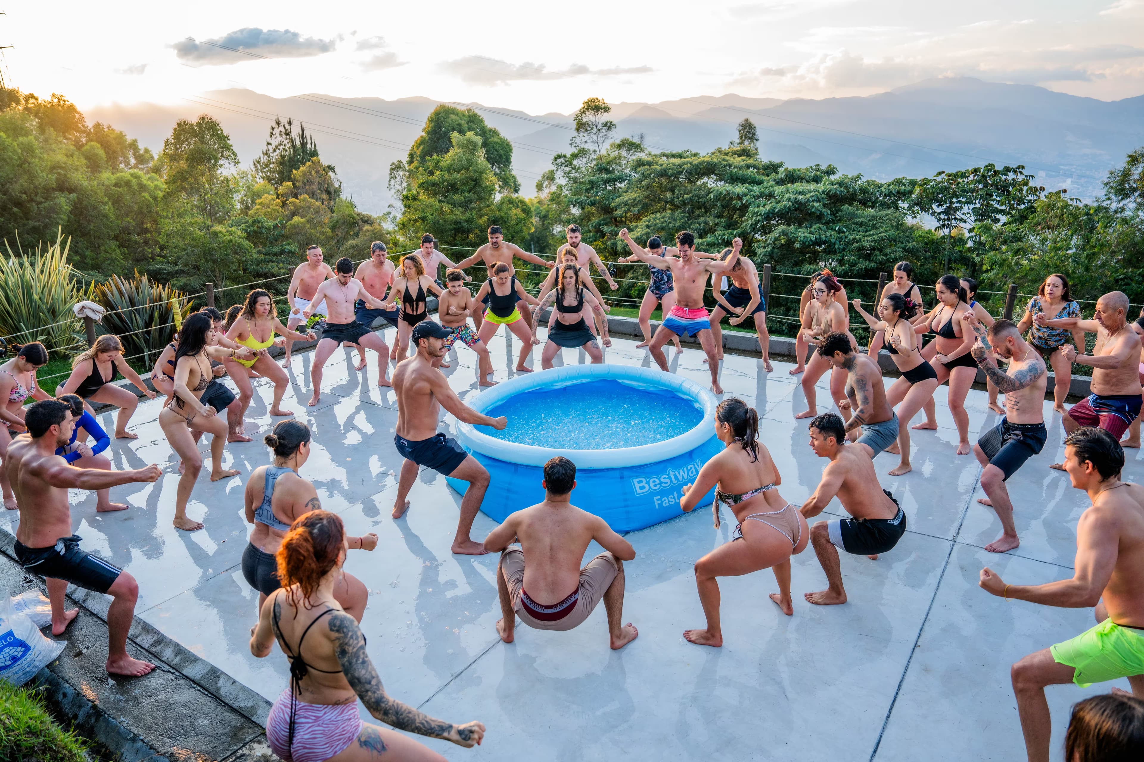 Participantes integrando aprendizajes tras una práctica de movimiento